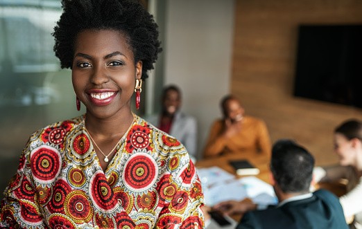 People of Colour beim Geschäftsmeeting